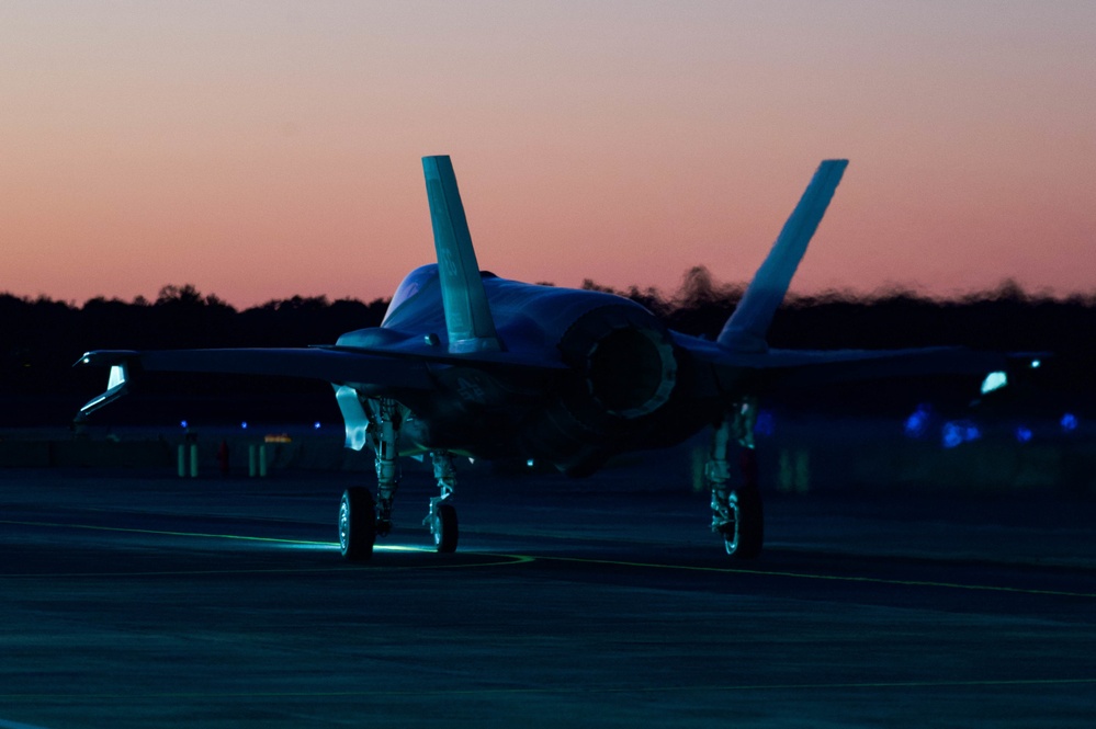 33rd Fighter Wing executes night flying