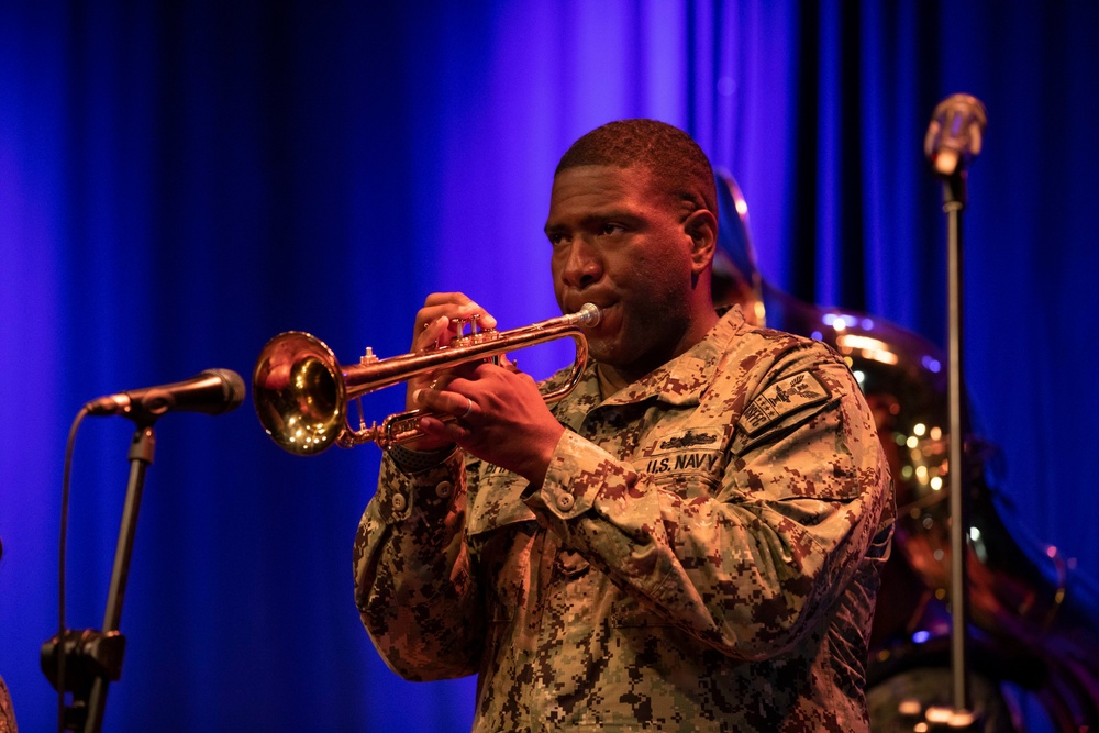 U.S. FLEET FORCES BAND PERFORM AT CENTRO CULTURAL SAMPEDRANO