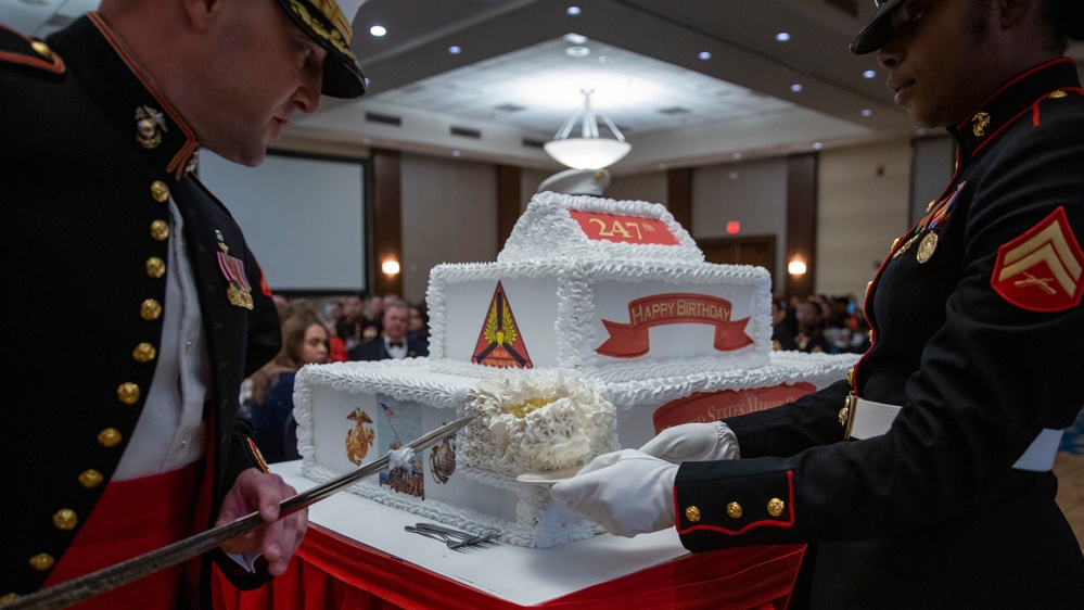 Headquarters &amp; Headquarters Squadron Marine Corps Ball