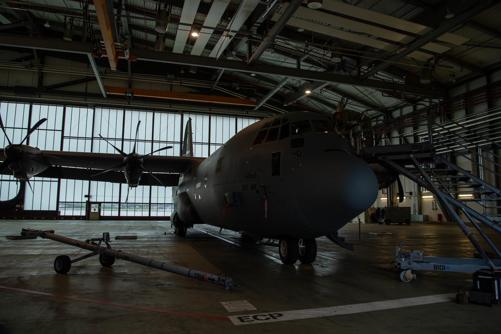 86th AMXS ensure aircraft operability