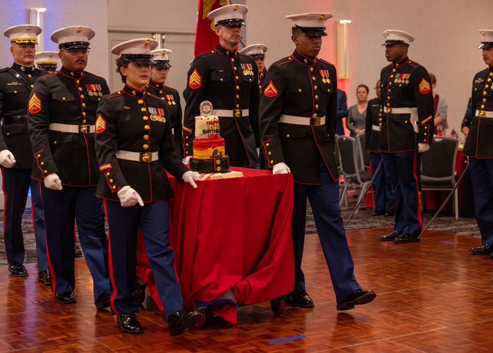 DVIDS Images 9th MCD 247th Marine Corps Birthday Ball [Image 15 of 30]