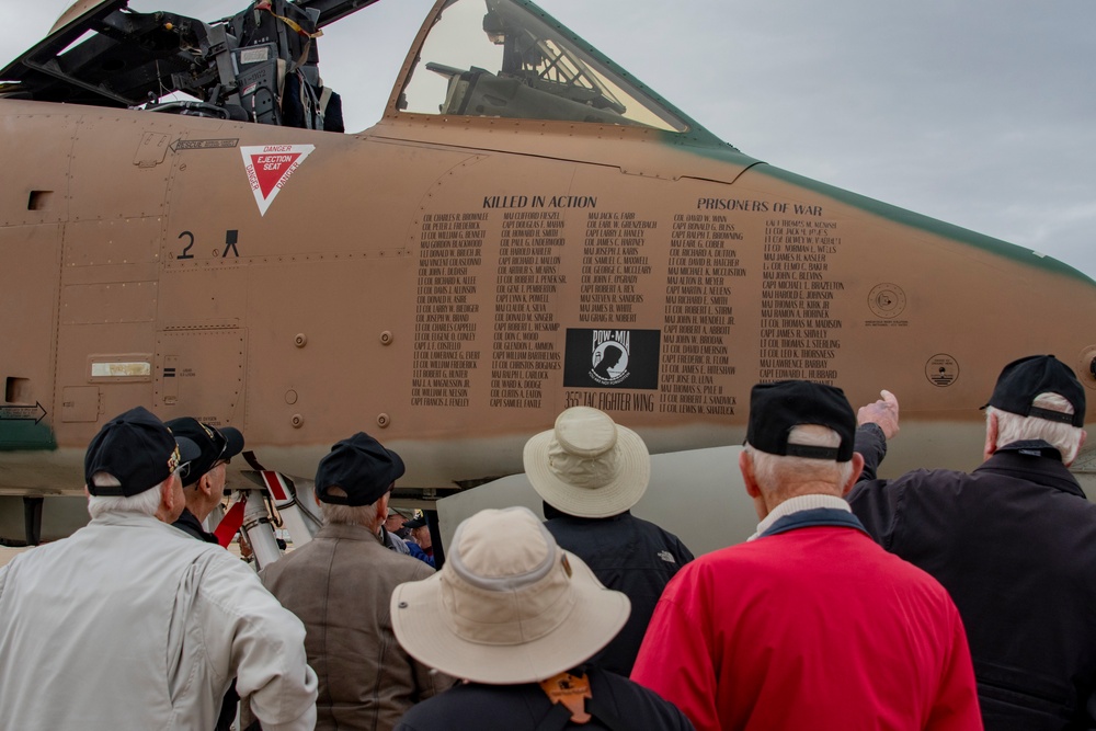 F-105 combat pilots reunite one last time