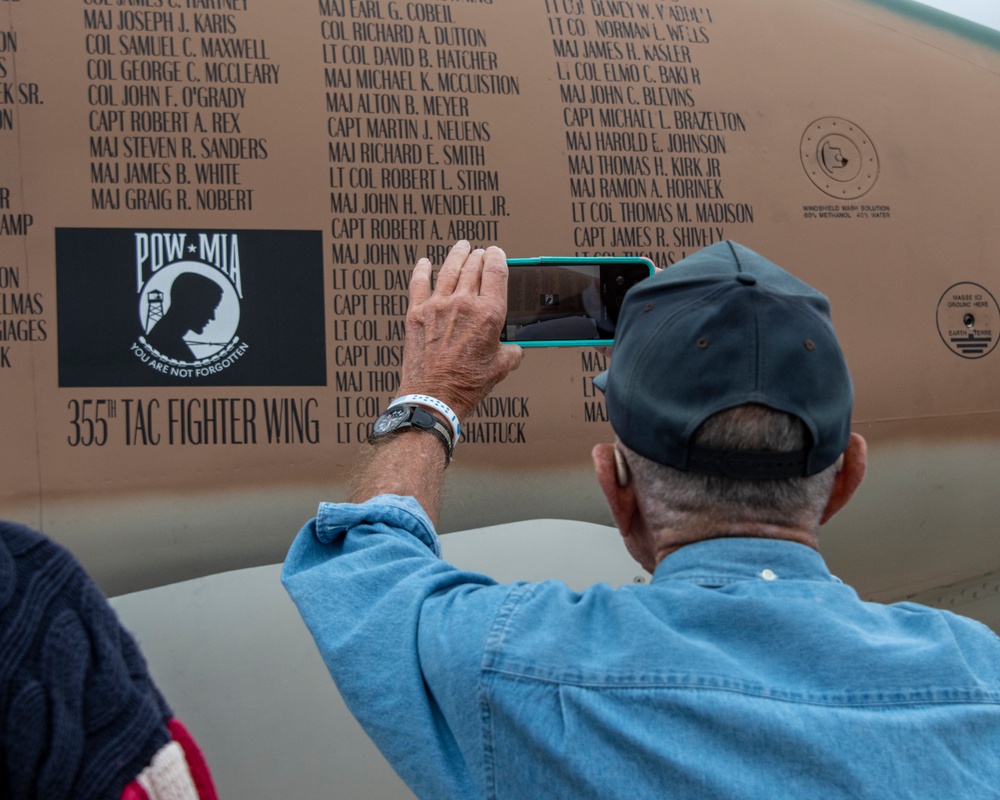 F-105 combat pilots reunite one last time