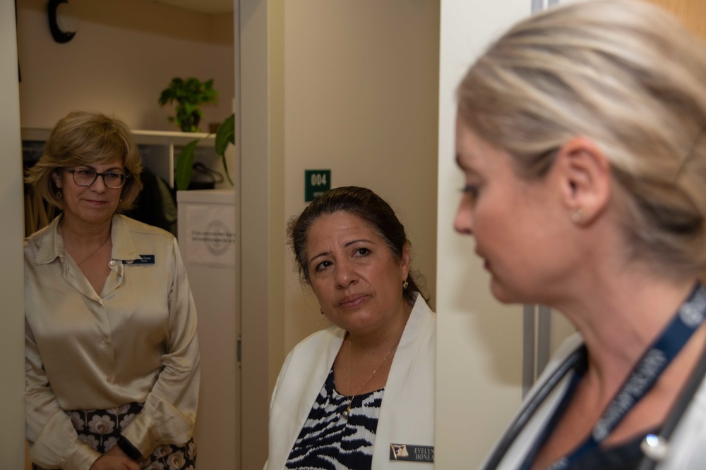 OMBUDSMAN-AT-LARGE VISITS NAPLES NMRS