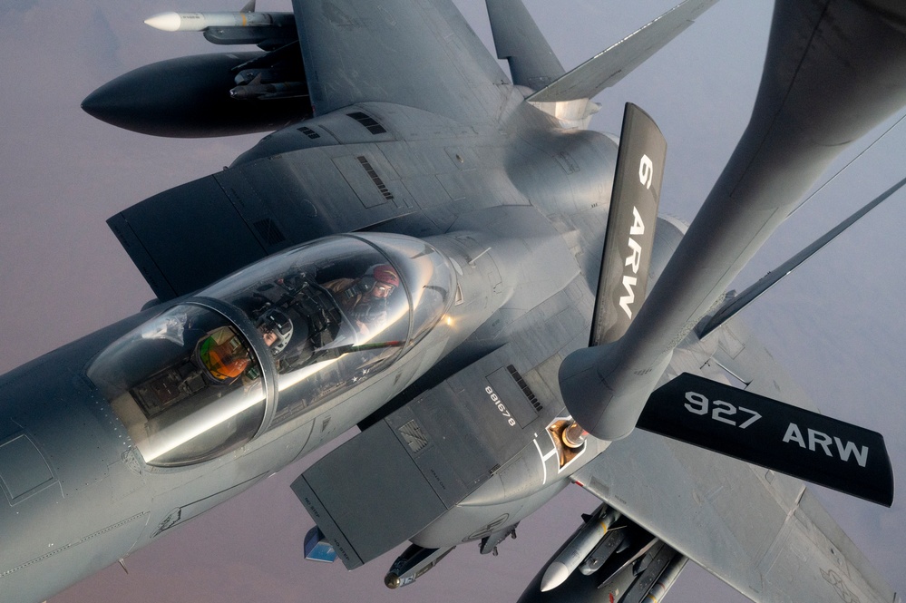 340th EARS Refuels Fighters