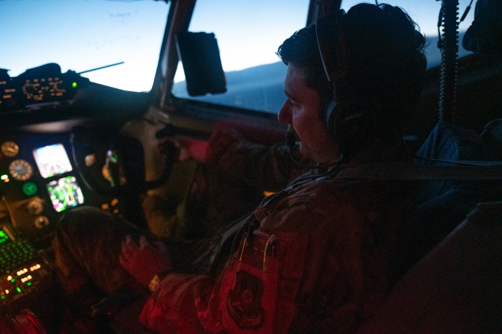 340th EARS Refuels Fighters