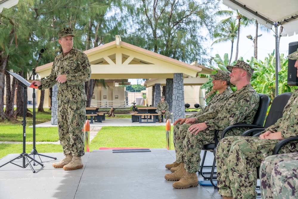 Explosive Ordnance Disposal Mobile Unit FIVE Holds Change of Command