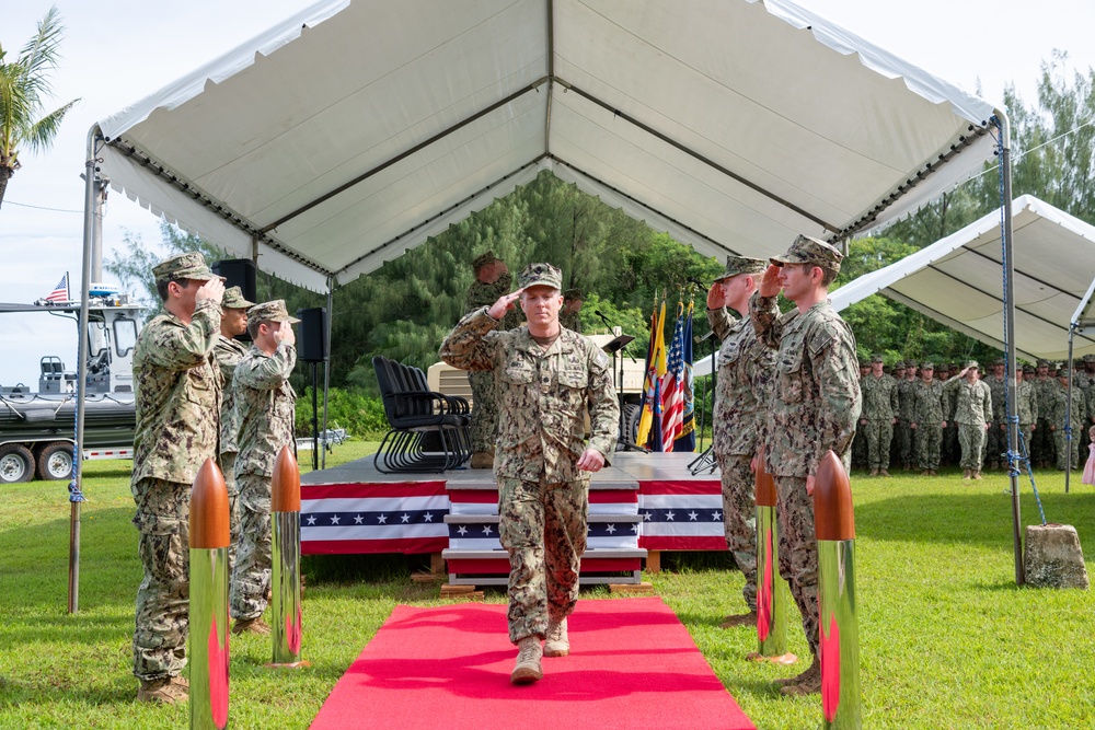 Explosive Ordnance Disposal Mobile Unit FIVE Holds Change of Command