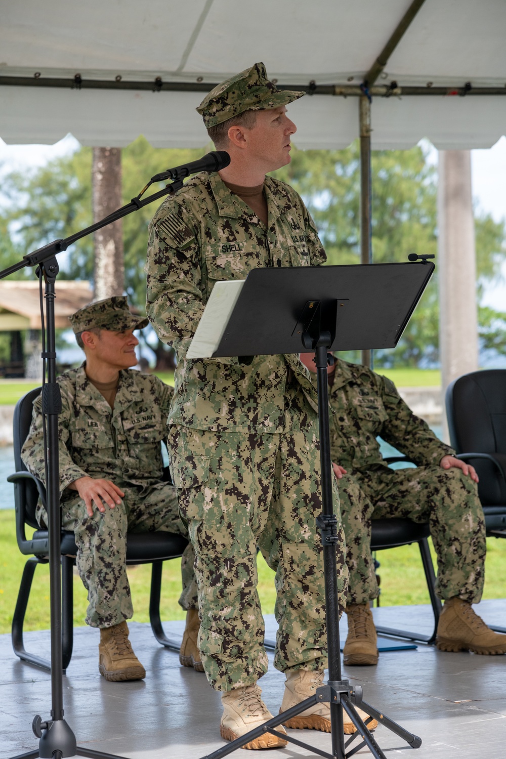 Explosive Ordnance Disposal Mobile Unit FIVE Holds Change of Command