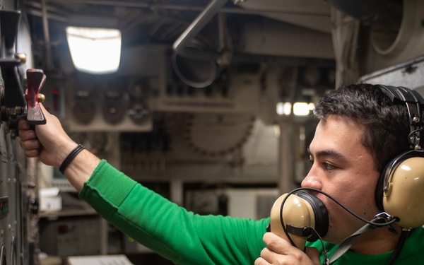 USS Ronald Reagan (CVN 76) Sailors operate catapult systems