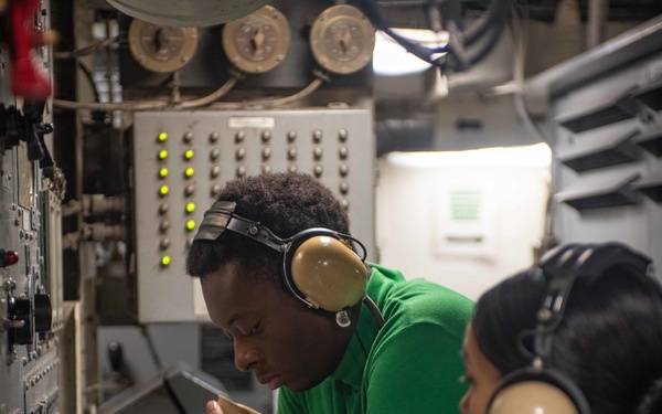 USS Ronald Reagan (CVN 76) Sailors operate catapult systems