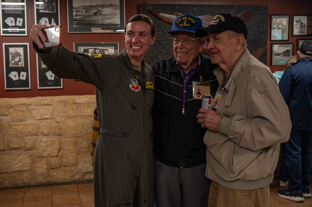 F-105 combat pilots reunite one last time