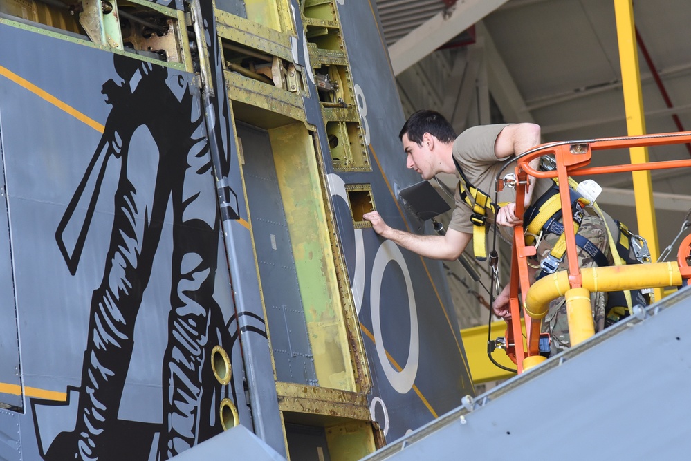 Routine Maintenance of the KC-135