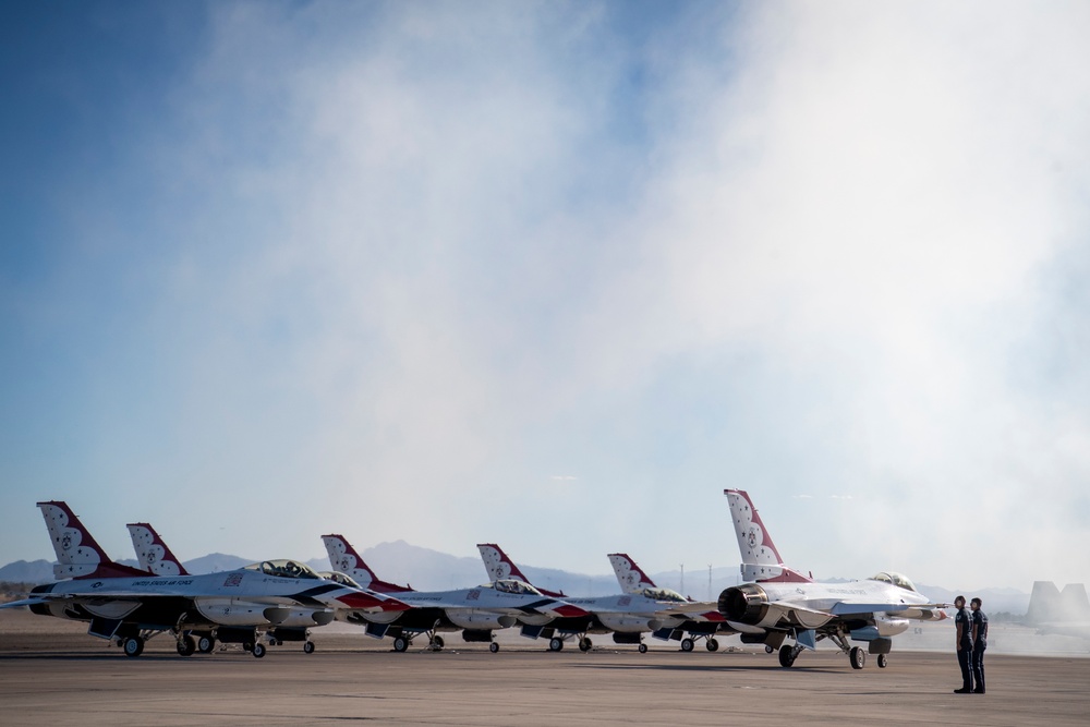 Dvids Images Thunderbirds Perform At Aviation Nation 2022 [image 1