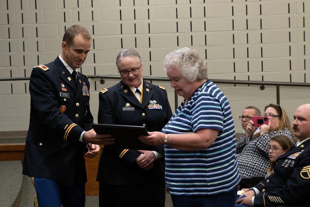 MAMA BEAR’ COMBAT LEADER RETIRES FROM THE ILLINOIS NATIONAL GUARD AFTER MORE THAN TWO DECADES OF SERVICE