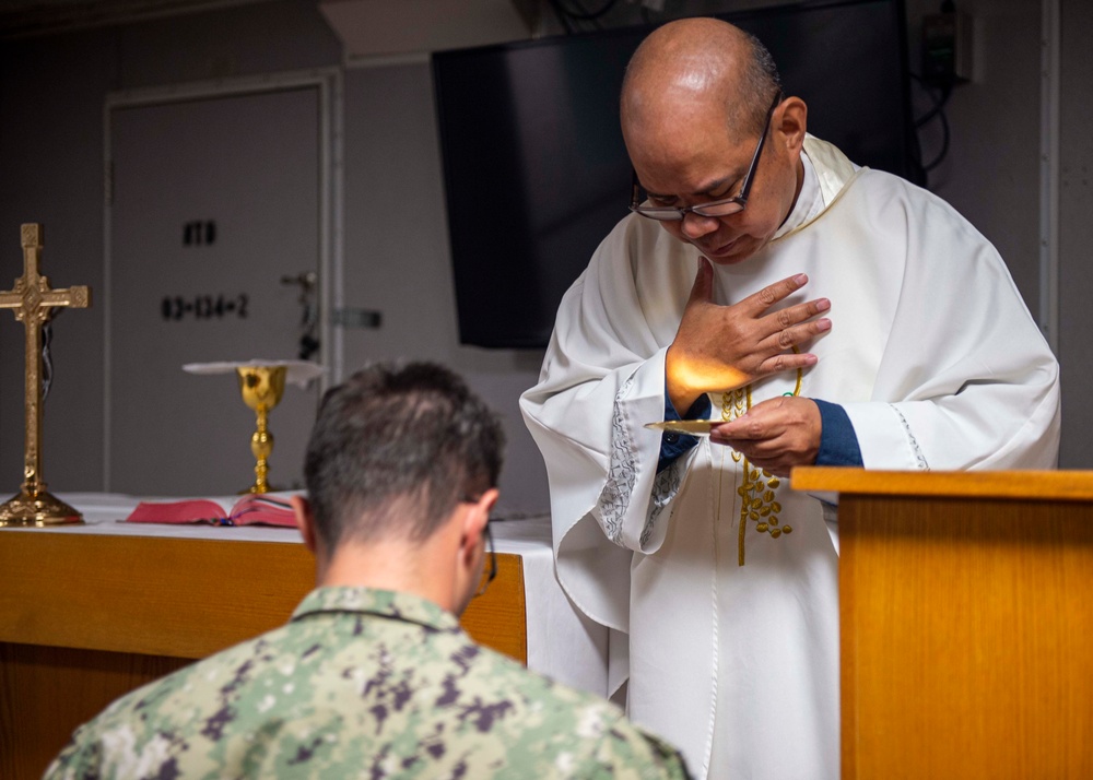 USS Carl Vinson (CVN 70) Roman Catholic Mass