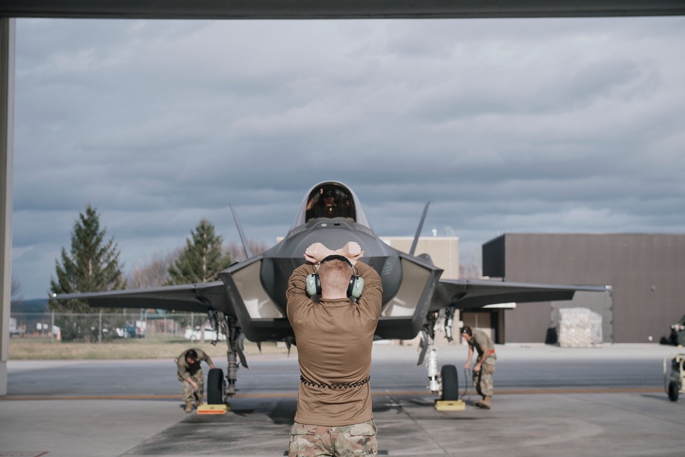 Former 158th FW Commander Says Goodbye to the F-35