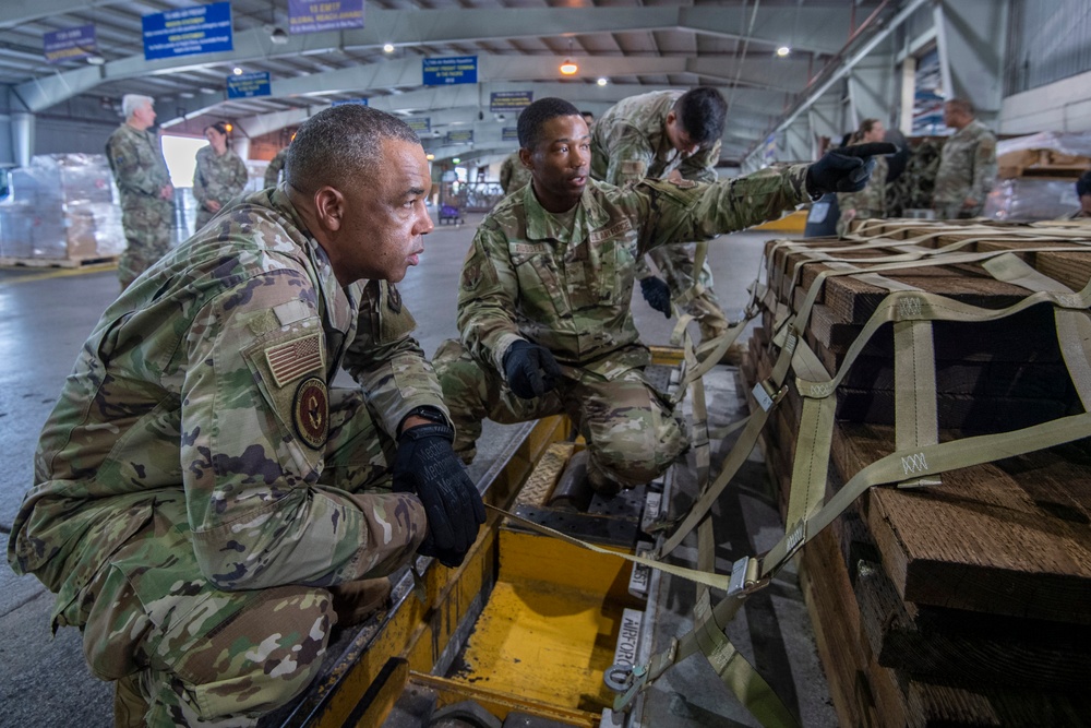 AFRC senior leaders visit Pacific unit