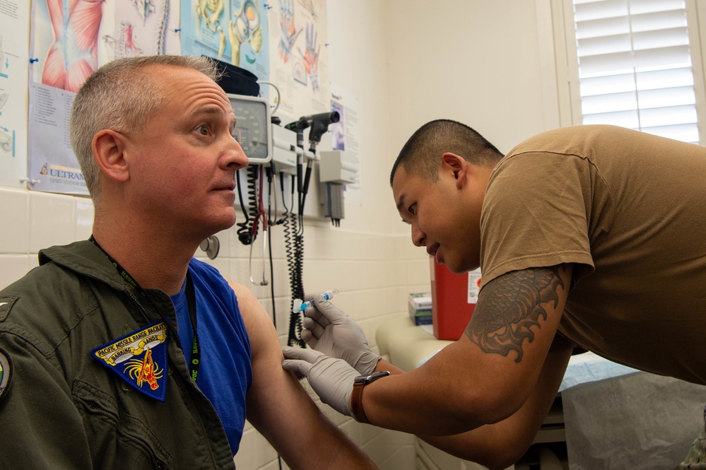 Pacific Missile Range Facility's (PMRF) Gives Flu Shots