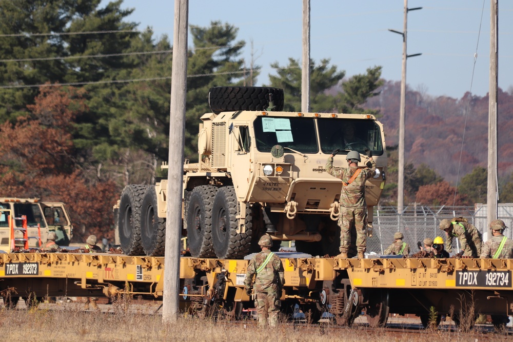 Fort McCoy supports rail movement for Army Reserve’s 411th Engineer Company