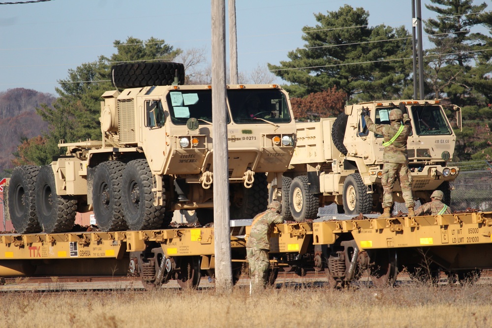 Fort McCoy supports rail movement for Army Reserve’s 411th Engineer Company