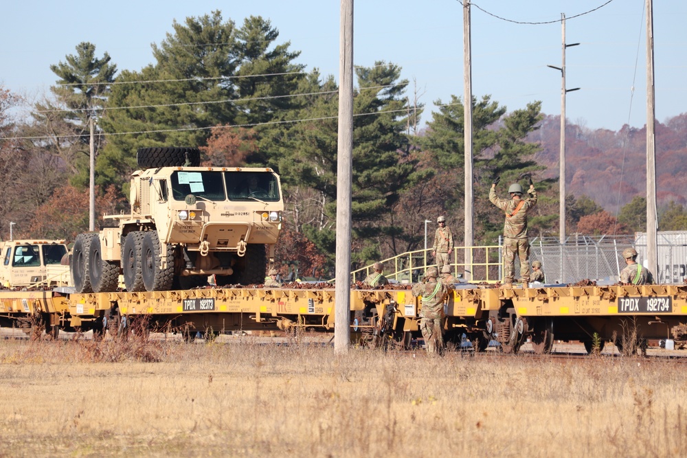 Fort McCoy supports rail movement for Army Reserve’s 411th Engineer Company