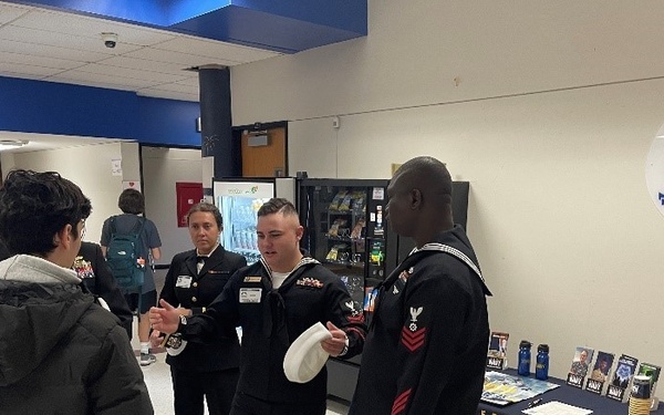 USS St. Louis (LCS 19) Crewmembers visit Namesake