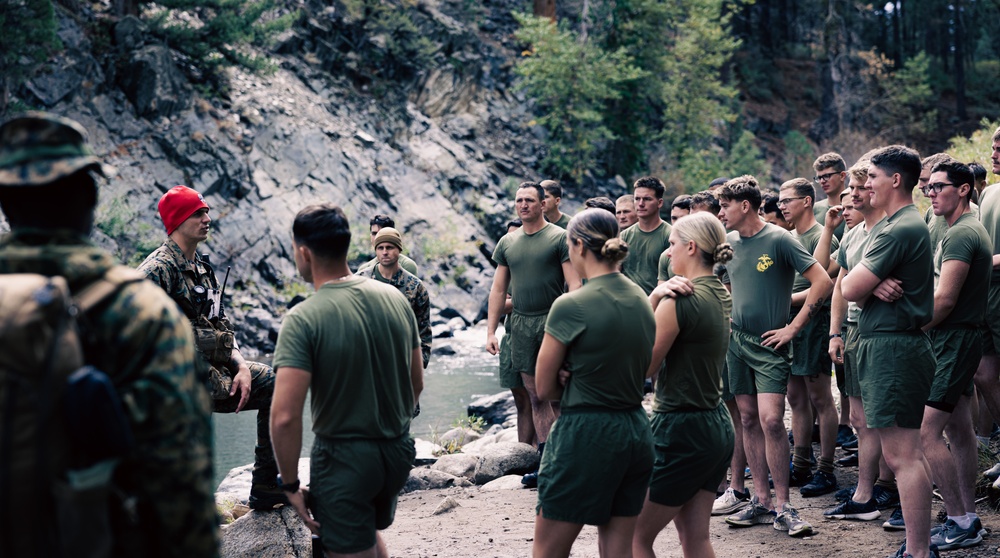 8th ESB Marines participate in stream-crossing training