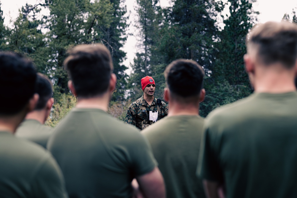 8th ESB Marines participate in stream-crossing training