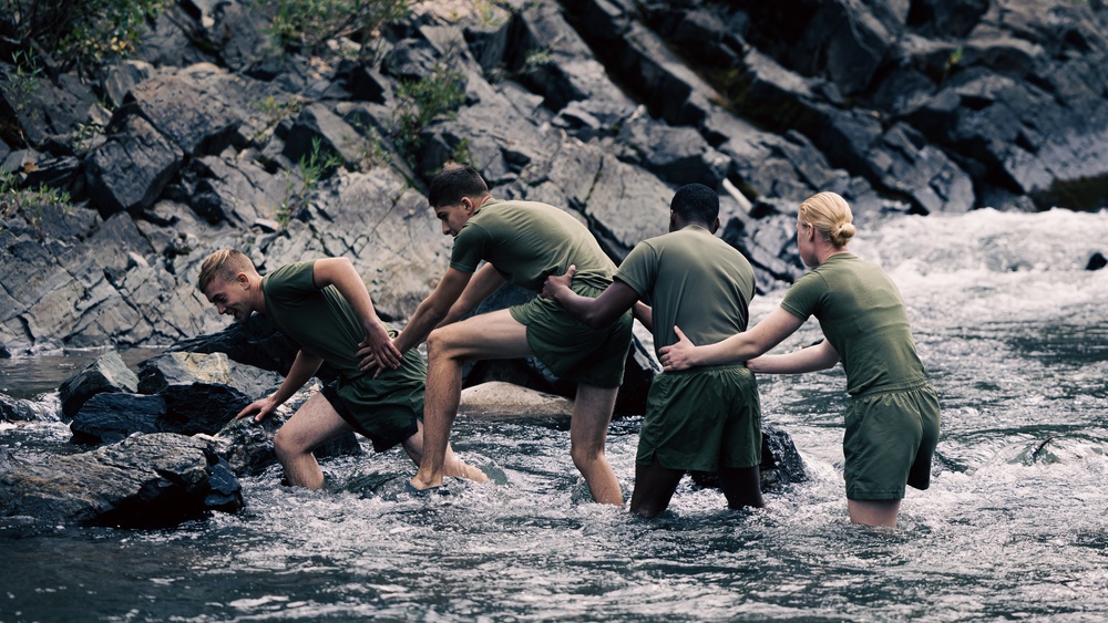 8th ESB Marines participate in stream-crossing training