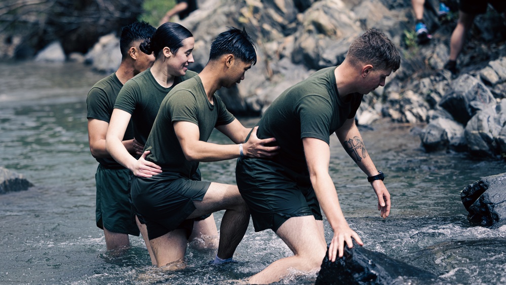 8th ESB Marines participate in stream-crossing training