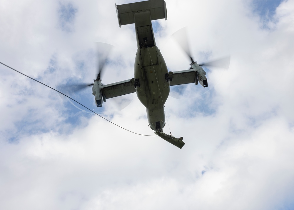 26th MEU Integrates with SOF During Hoist/HRST Training