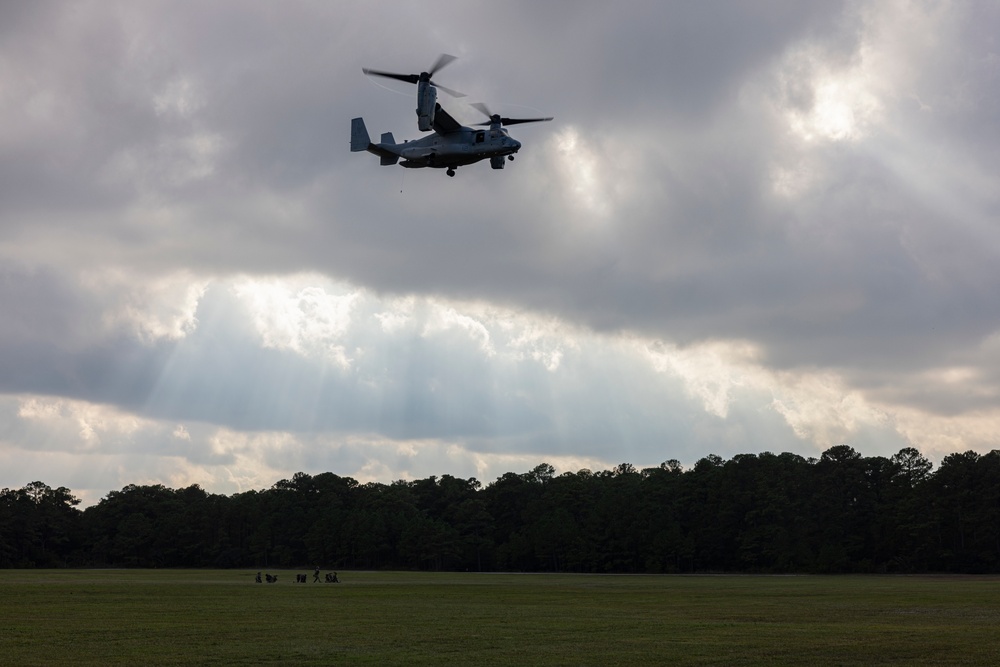 26th MEU Integrates with SOF During Hoist/HRST Training