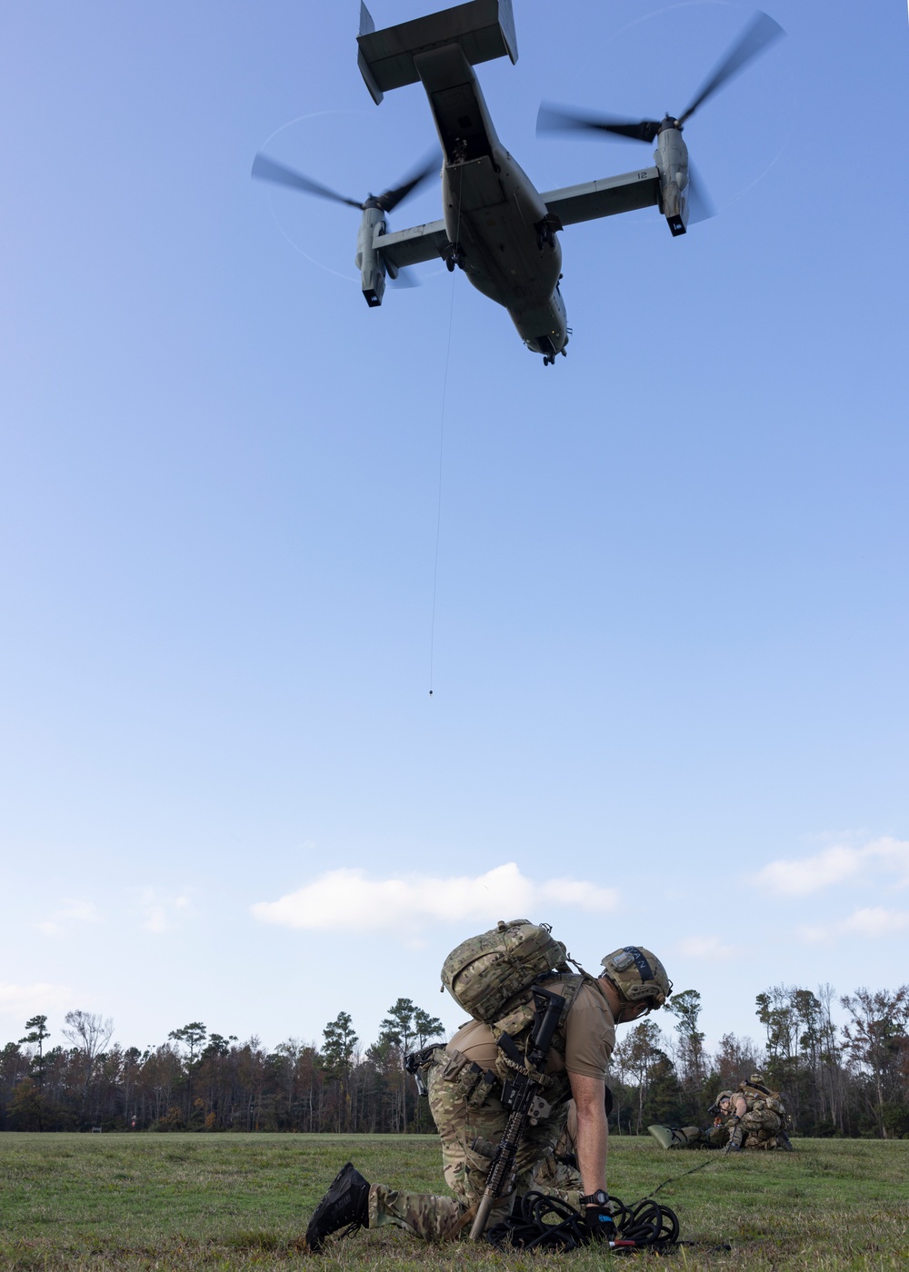 26th MEU Integrates with SOF During Hoist/HRST Training