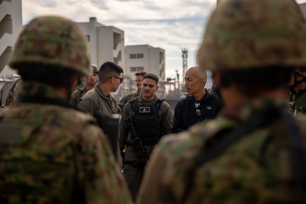 US Marines, Japan Ground Self-Defense Force members conduct bilateral training  