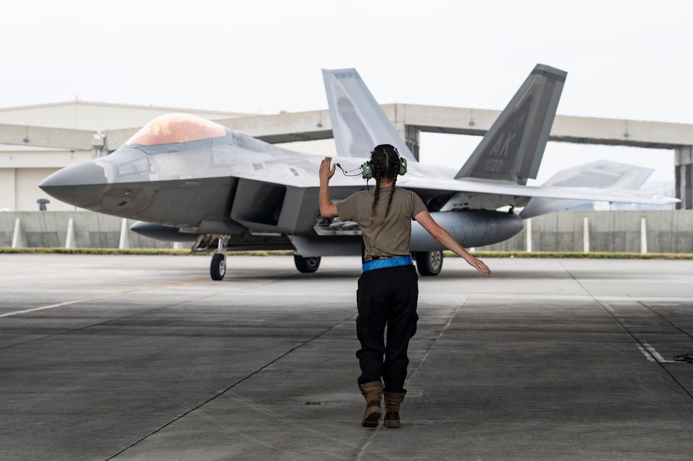 Raptors wrap-up arrival at the 18th Wing