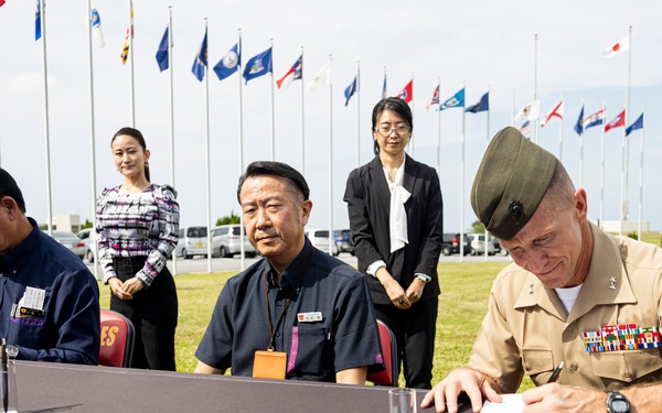 MCIPAC Commanding General, Okinawa community leaders sign LIA