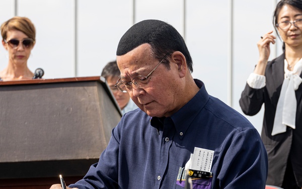 MCIPAC Commanding General, Okinawa community leaders sign LIA