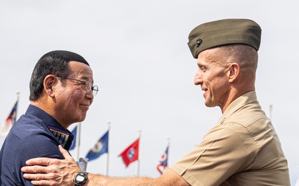 MCIPAC Commanding General, Okinawa community leaders sign LIA