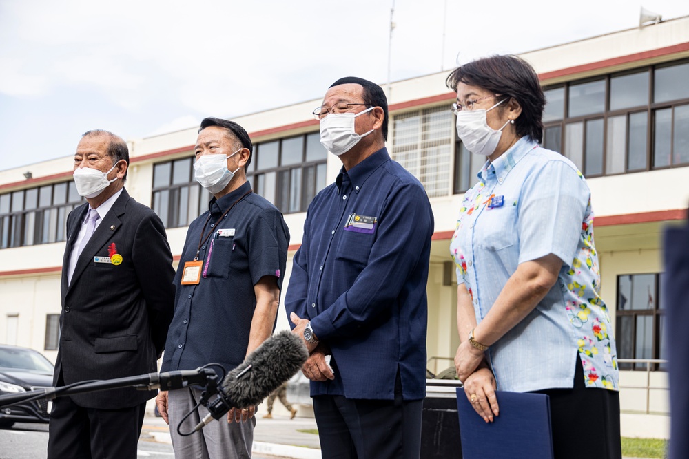 MCIPAC Commanding General, Okinawa community leaders sign LIA