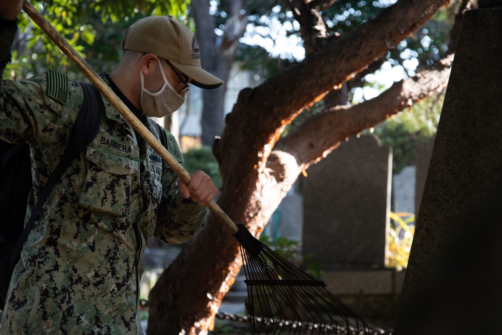 Yokohama Cemetery Cleanup