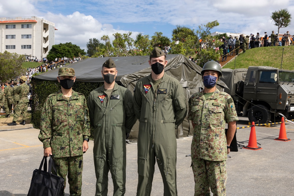 Marines of MAG-36 Visit 15th Helicopter Unit, 15th Brigade, Japan Ground Self Defense Force