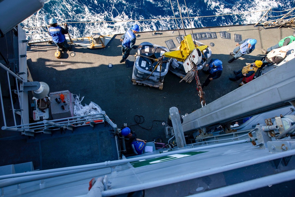 USS Leyte Gulf (CG 55) Completes Replenishment-at-Sea