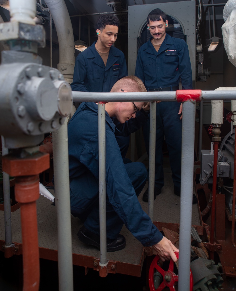 USS Ronald Reagan Sailors conduct underway maintenance