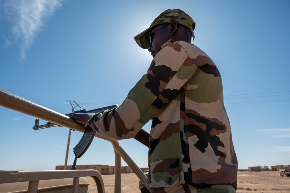 Air Advisors and FAN mount up for training