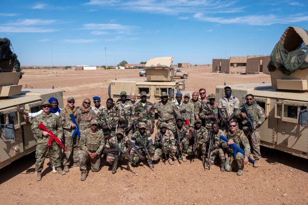 Air Advisors and FAN mount up for training