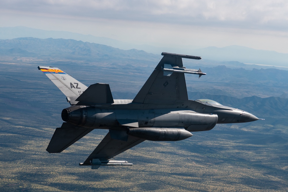 Arizona National Guard F-16 soars over Tucson