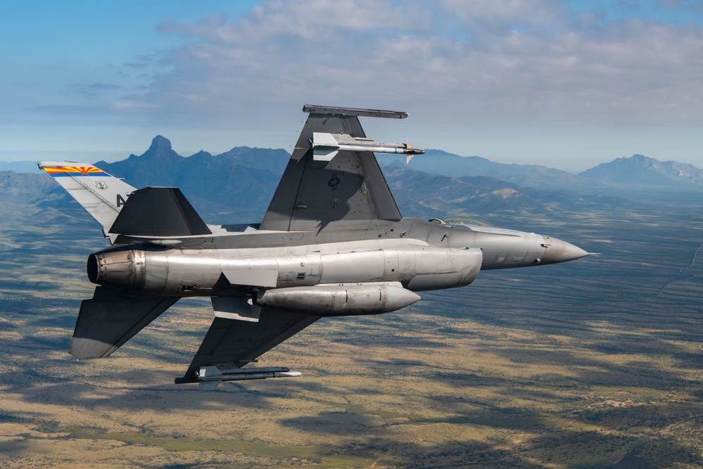 Arizona National Guard F-16 soars over Tucson