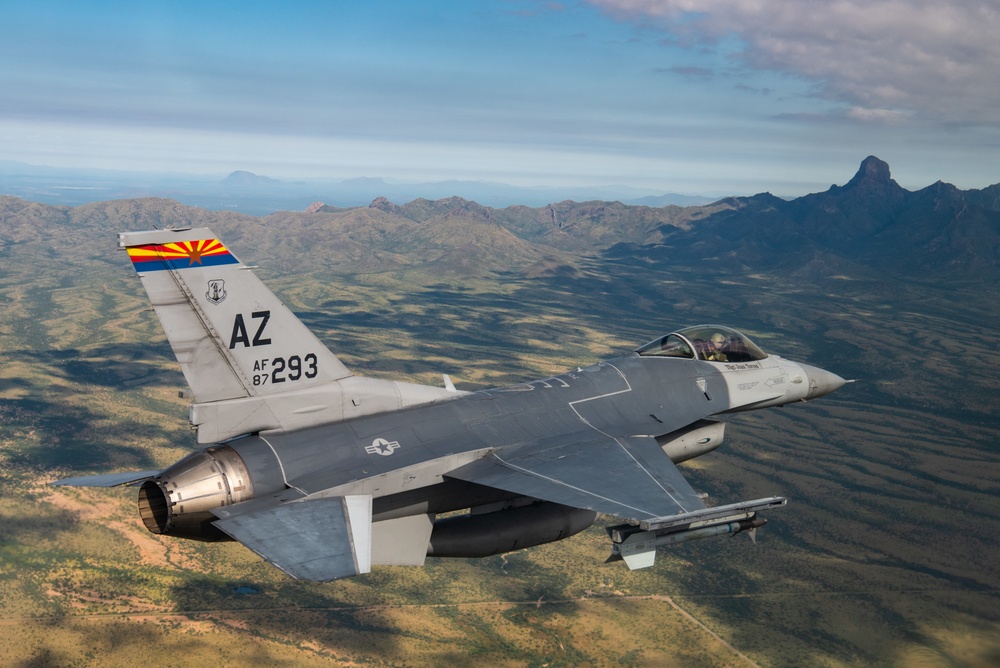 Arizona National Guard F-16 soars over Tucson