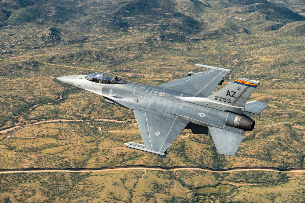 Arizona National Guard F-16 soars over Tucson